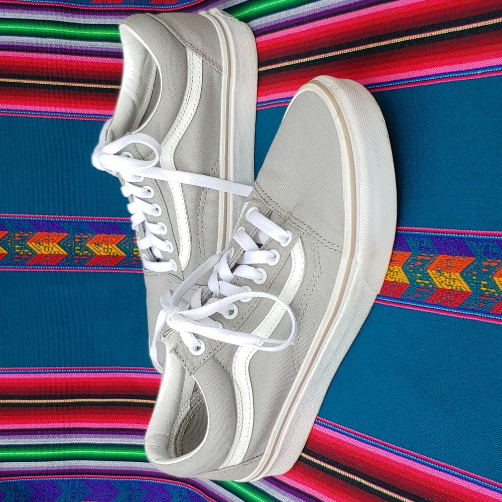 Vans Old Skool Light Gray and White Canvas Sneakers Unisex Men's 8 Women's 9.5